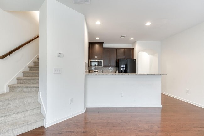 Building Photo - 5070 Longview Walk