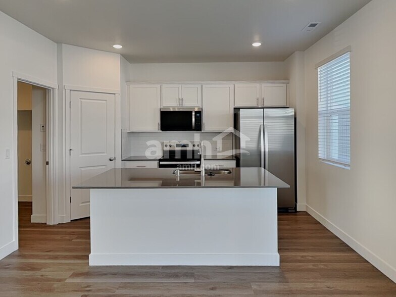 Building Photo - 4757 85th Ave NE