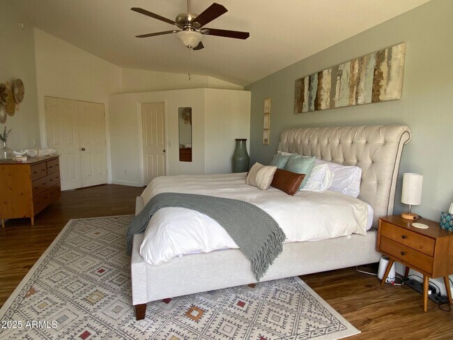 Building Photo - 3798 E Encinas Ave