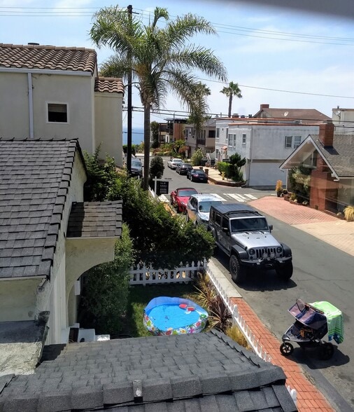 view from living room - 428 30th St