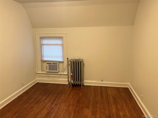 Building Photo - 140 12th Ave