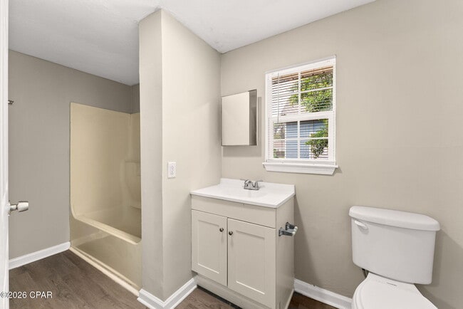 Building Photo - 119 College Ave