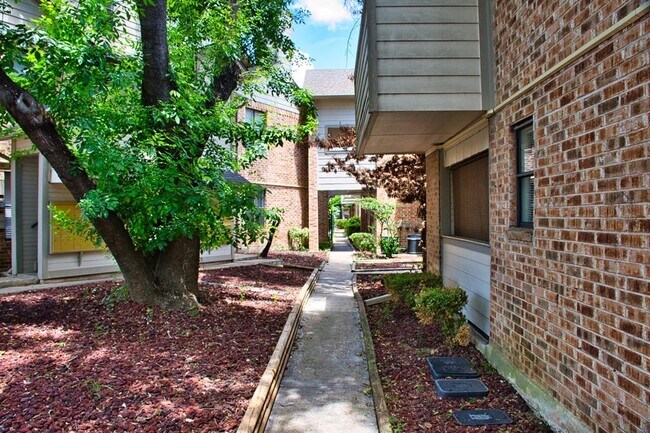 Building Photo - 2500 Burleson Rd