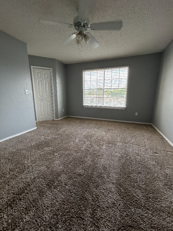 Building Photo - 2550 N Alafaya Trail