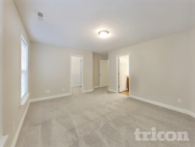 Building Photo - 722 Chestnut Ln