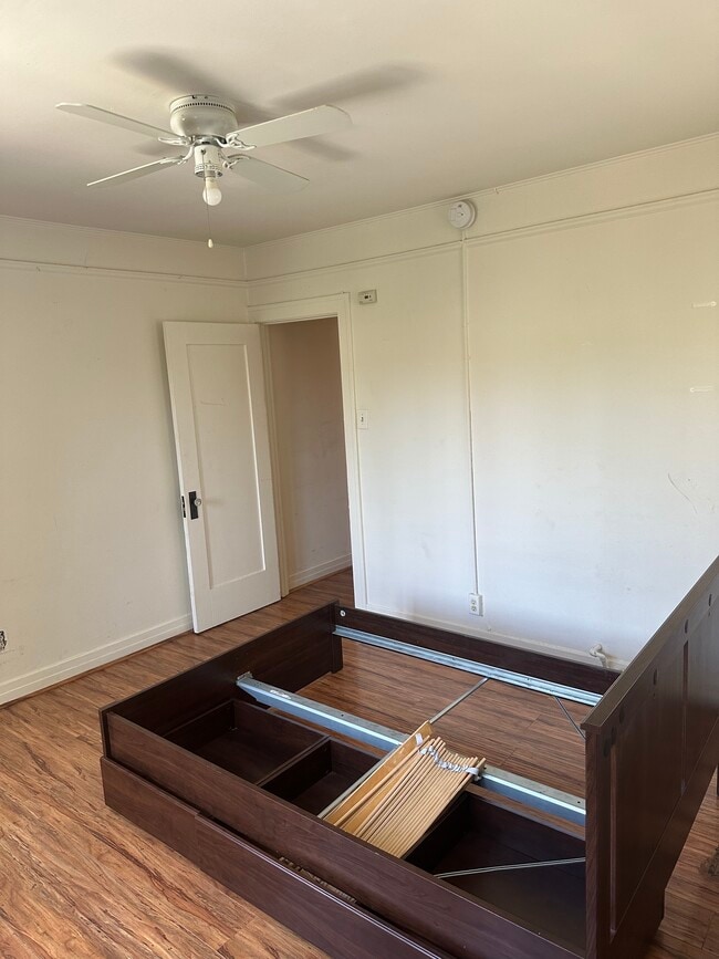 Building Photo - 5127 1/2 Marathon St