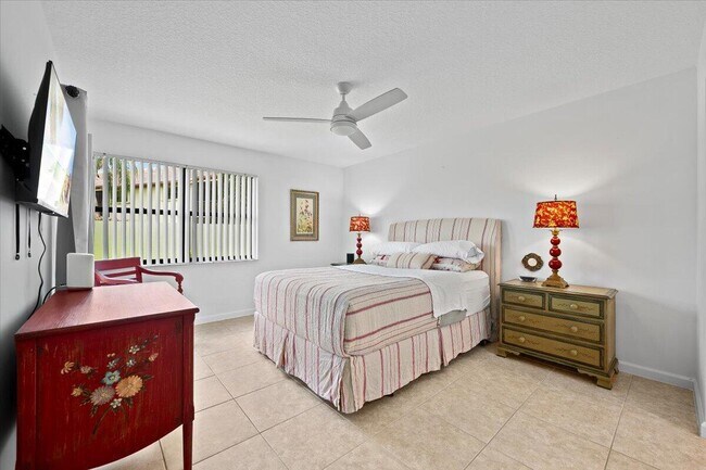 Building Photo - 12660 Shoreline Dr