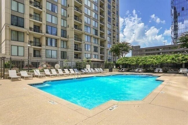 Building Photo - 2 Bedroom, 2 Bathroom Spacious Condo with Dining & Living Room within Heart of Buckhead