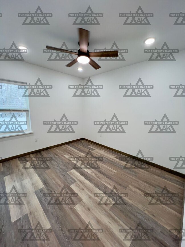 Building Photo - Beautiful 3-Bedroom, 2-Bath Home in North Pole / 2-Car Garage & Pet Friendly!