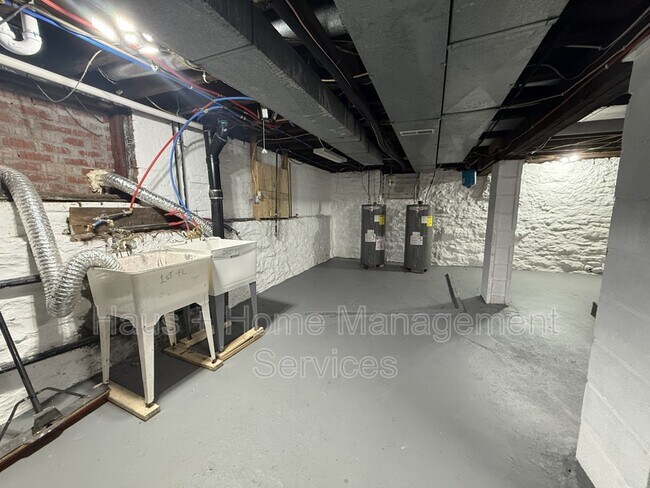 Building Photo - 403 Wall Ave