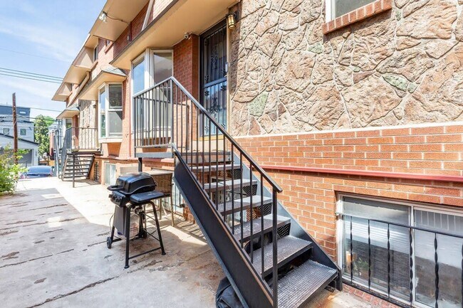 Building Photo - 1355 N Gaylord St