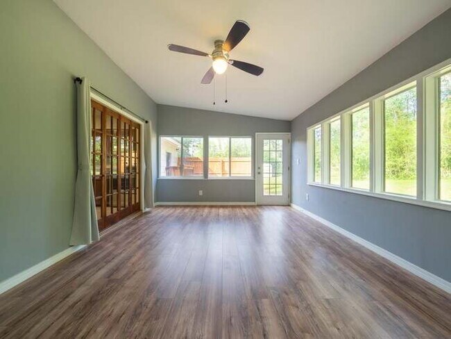 Building Photo - APPLY NOW