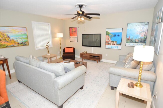 Building Photo - 3873 Pompano Dr SE