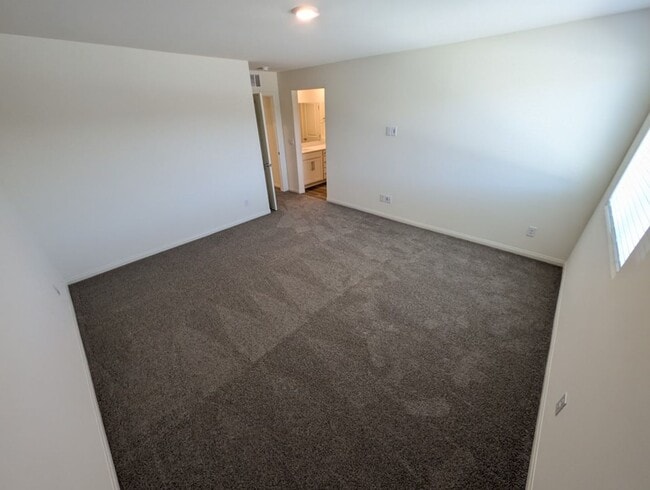 Building Photo - 5658 Mesa Sedona St