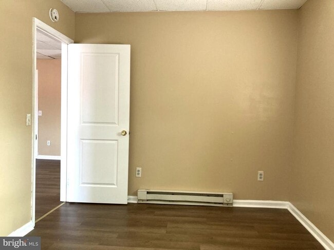 Building Photo - 102 Delaware Rd