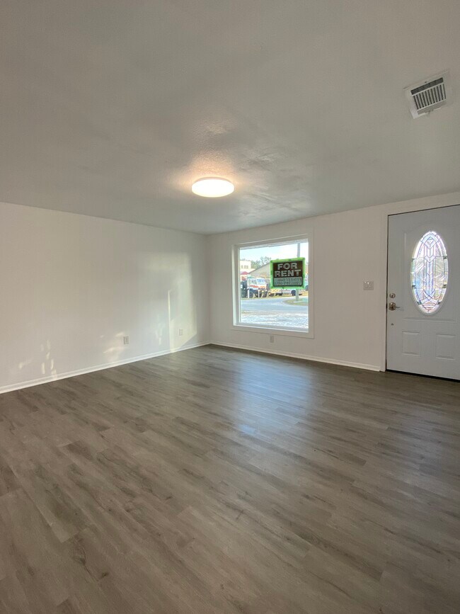 Building Photo - 12120 71st St E