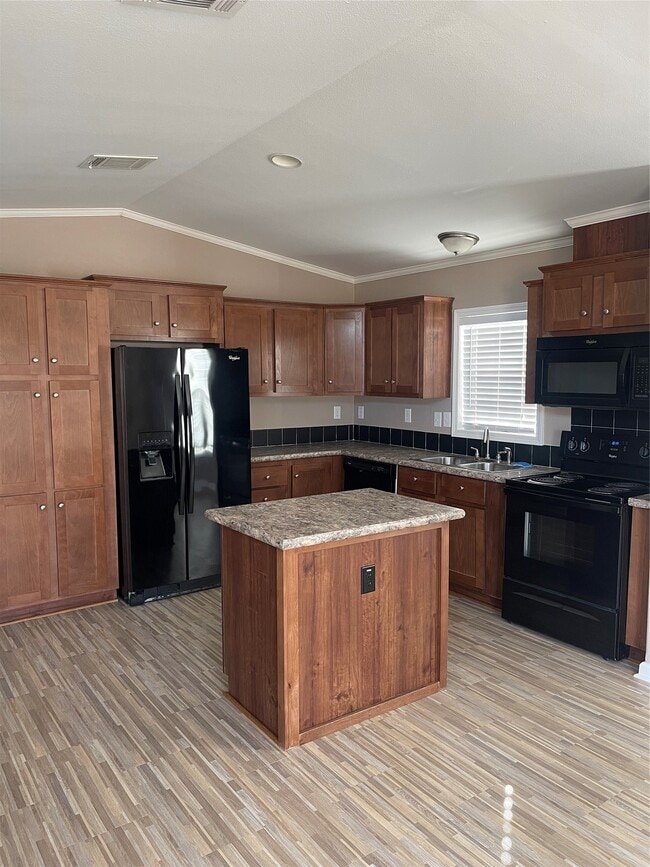 Building Photo - 21513 W Hammond Dr