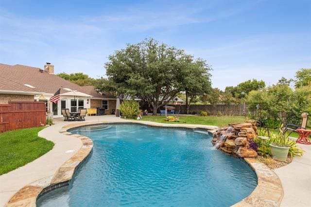 Building Photo - 2407 N Carroll Ave