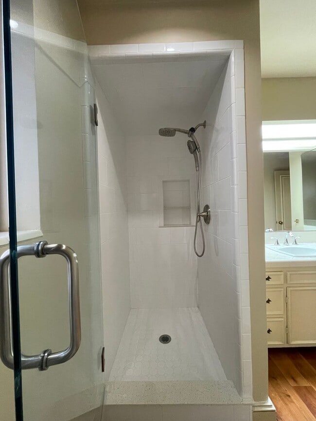 Building Photo - Gorgeous Mid-Century Modern Home Adjacent to BYU