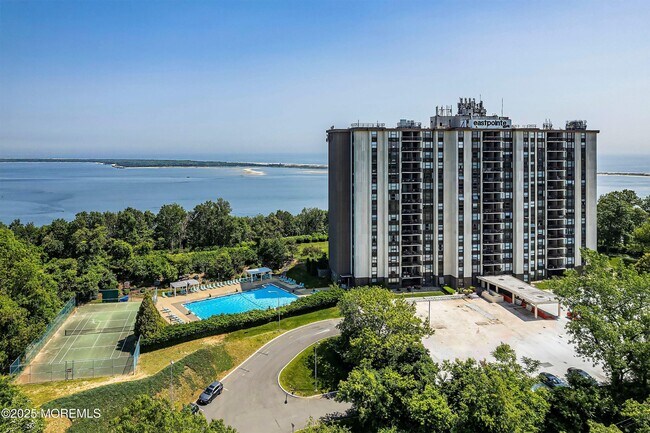 Building Photo - 1 Scenic Dr