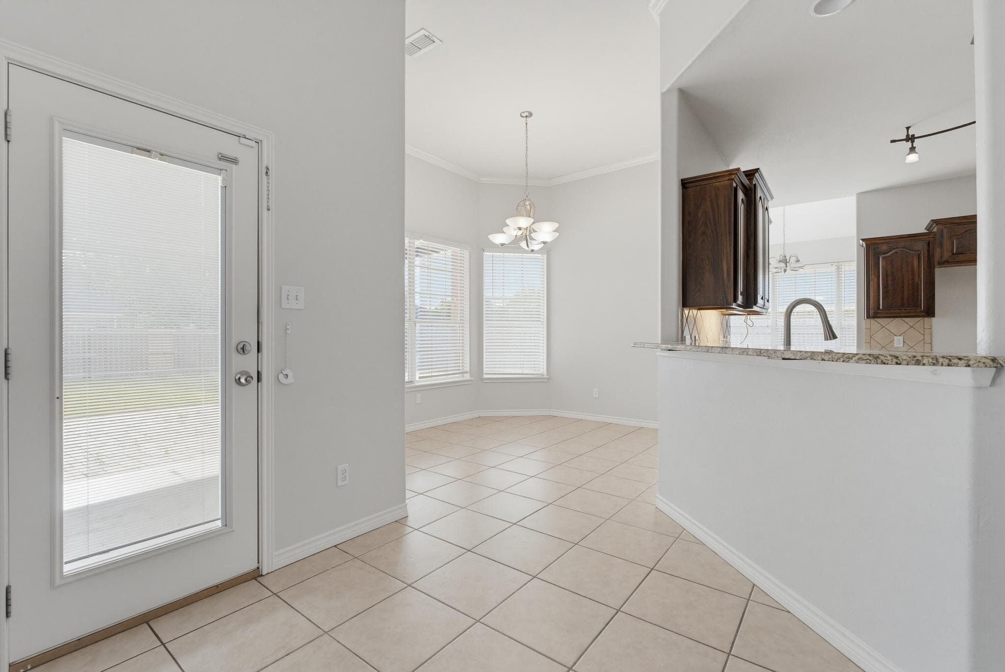 Building Photo - 7017 Springwater Ave