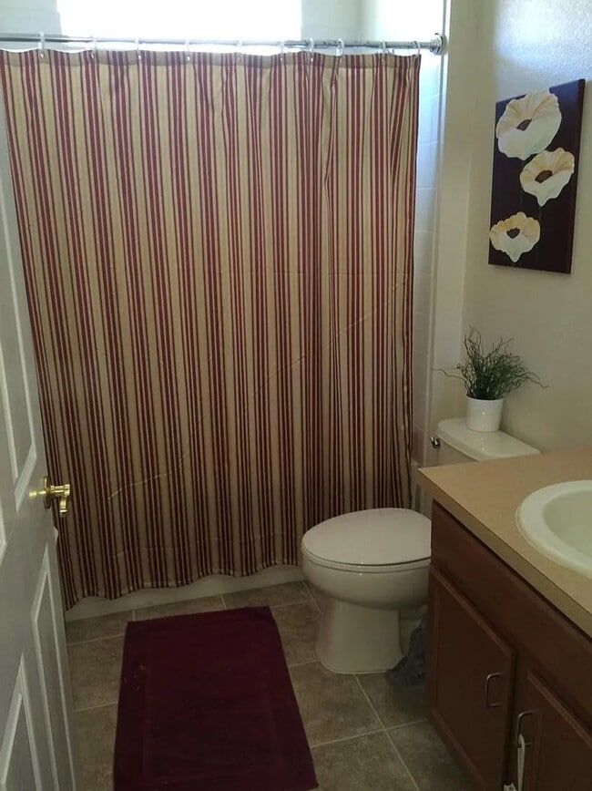 Building Photo - Elegant 4-bedroom 3-bathroom Home in Windermere