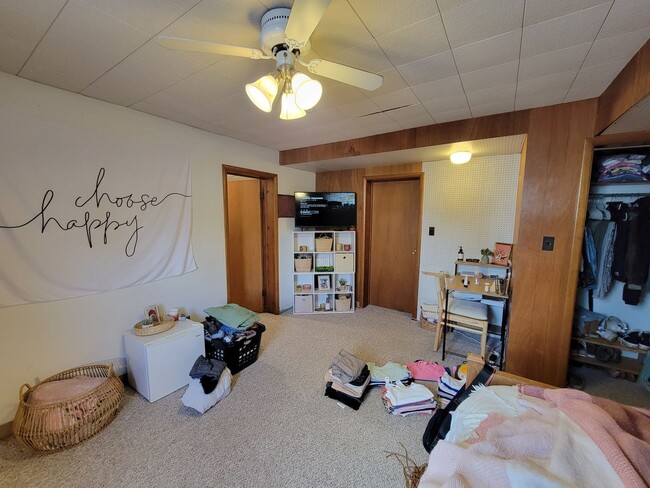 Building Photo - 604 W Seerley Blvd