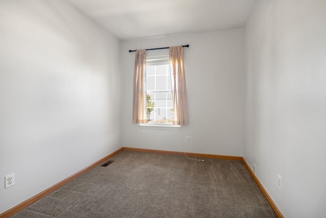 Building Photo - 21419 Frost Ct