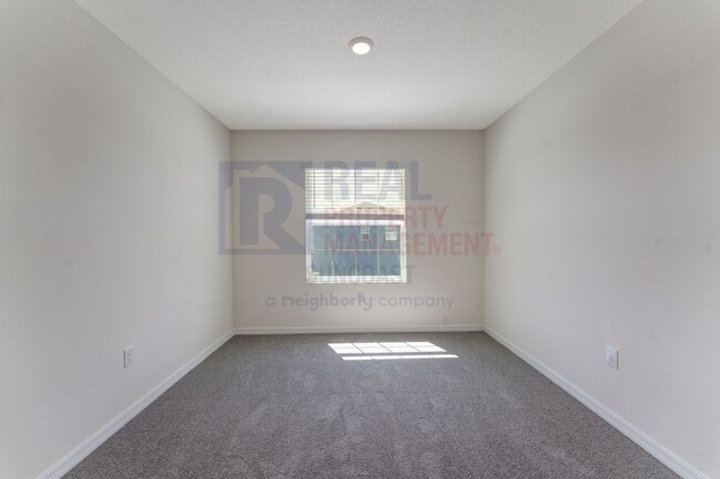 Building Photo - 2851 Banks Pointe Dr