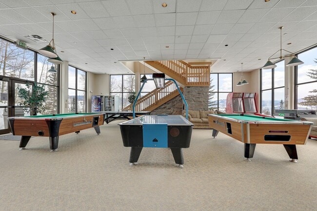 Building Photo - Quaint 1 Bedroom/1 Bath Unit in Wildernest-Wifi, Clubhouse Utilities included