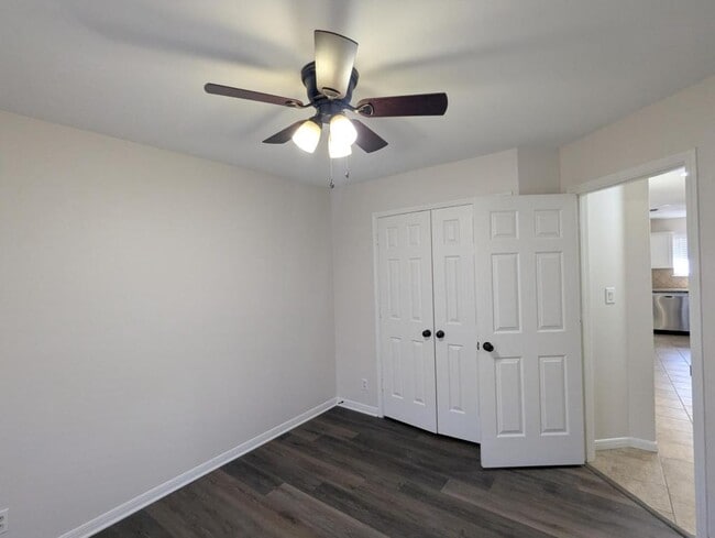 Building Photo - 210 Stone Gate Dr