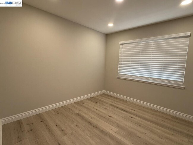 Building Photo - 41348 Whitecrest Ct