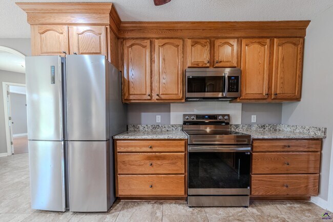 Building Photo - 611 Bay Laurel Cir