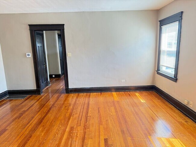 Building Photo - 3636 Besuden Ct