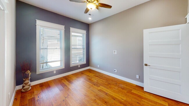 Building Photo - 1319 Forest Ave