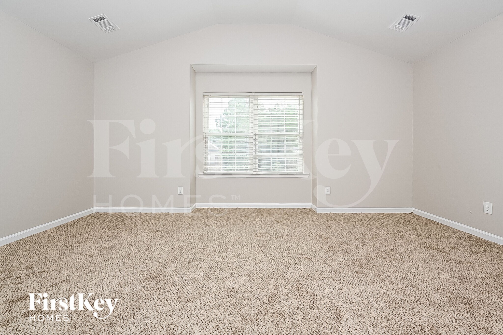 Building Photo - 3383 Estes Dr