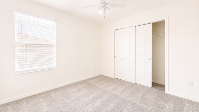 Building Photo - Spacious 2 Story Home - 4BR/ 2.5BA/ 2 Car Garage in Parrish
