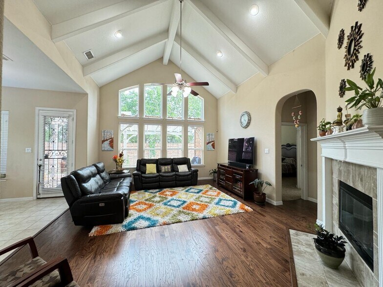 Building Photo - 14075 Doonan Xing