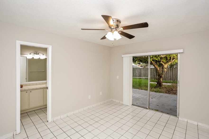 Building Photo - 12340 SW 207th Terrace