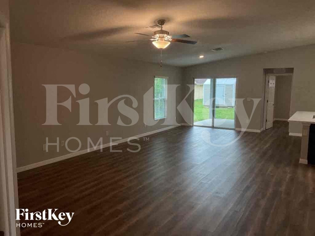 Building Photo - 1235 Desmond St