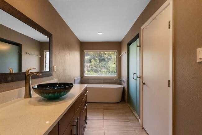 Building Photo - 6530 Copper Creek Dr