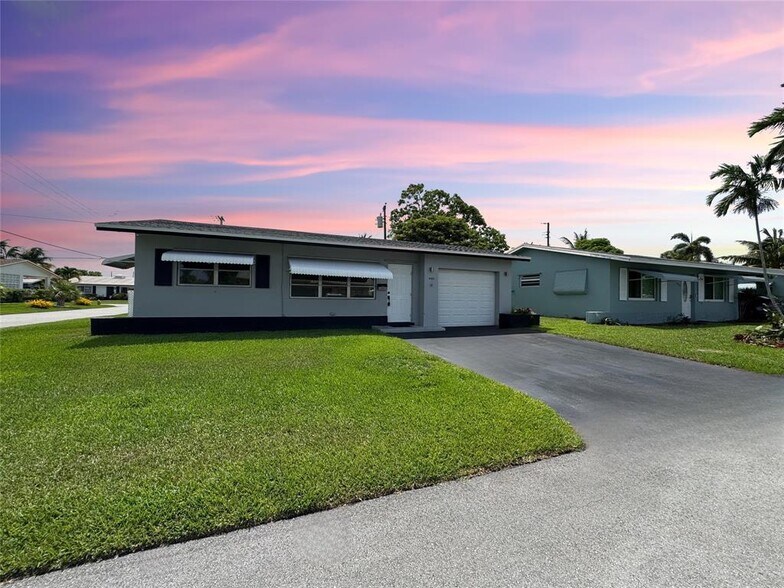 Primary Photo - 4901 NW 27th Ave