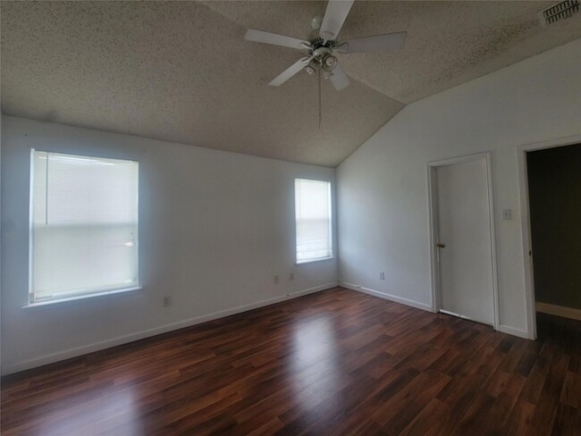 Building Photo - 829 Beaver Creek Dr