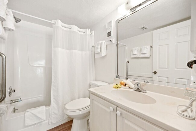 Building Photo - 7785 Estero Blvd