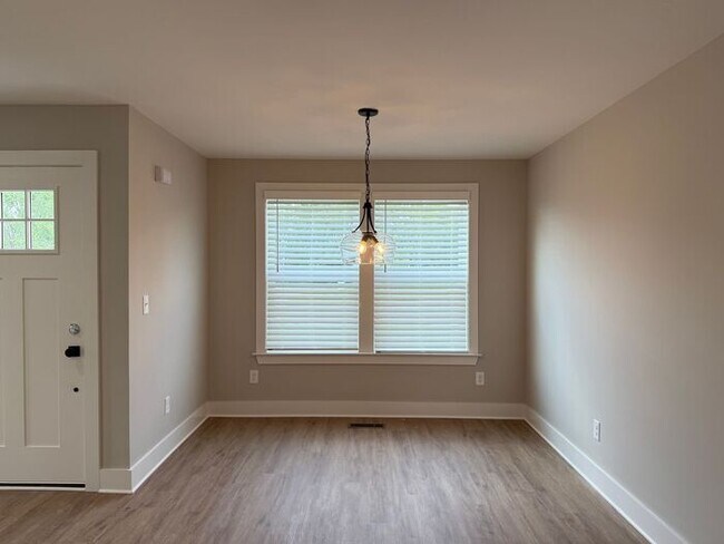 Building Photo - Lovely New Home in Old Hickory - 2 Car Garage