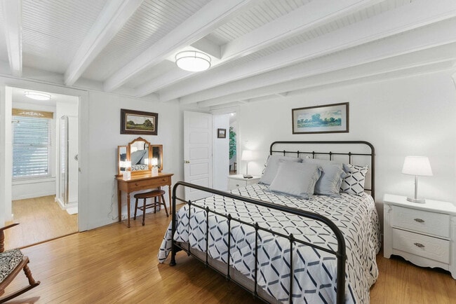 Building Photo - 175 Fredericksburg Rd