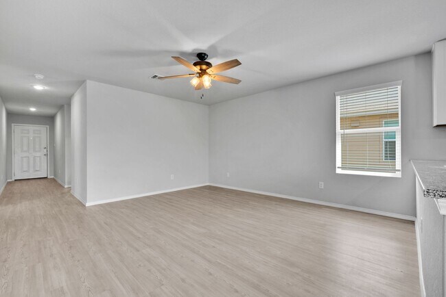 Building Photo - Cozy 3 Bed 2 Bath Home in Waterford Park