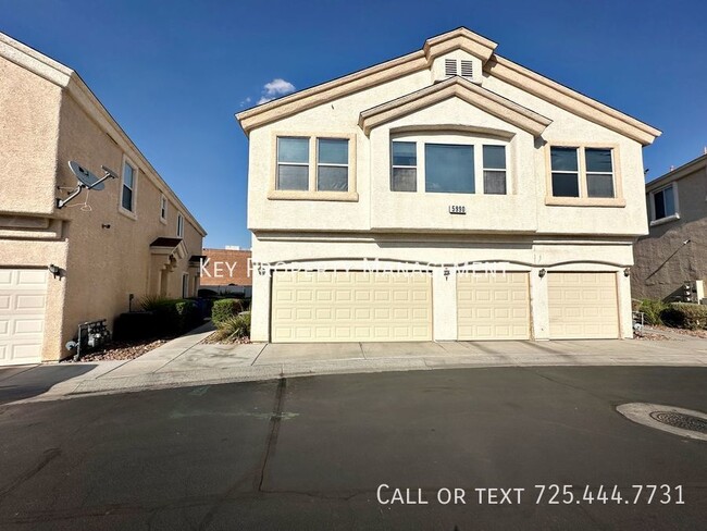 Building Photo - 3 BEDROOM TOWNHOME WITH YARD + 2 CAR GARAG...