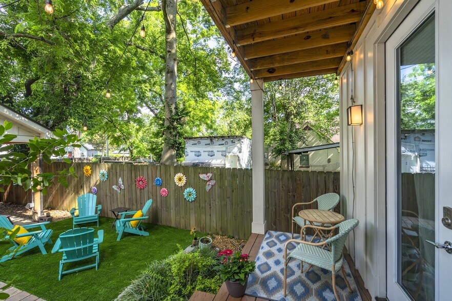 Walk out patio off living room - 1910 11th Ave N