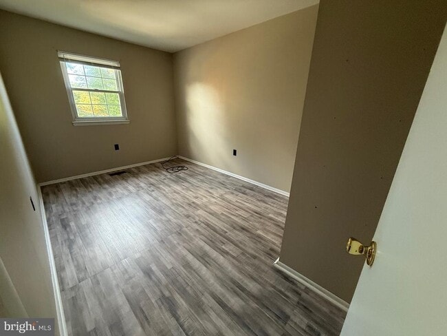 Building Photo - 34 King Charles Cir